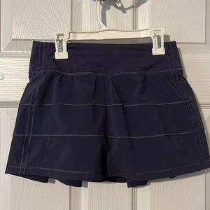 Lululemon skirt, size 2, violet gray